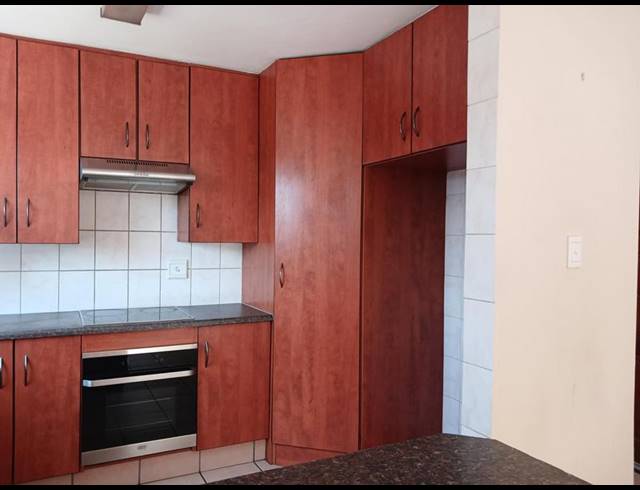 3 BEDROOM PROPERTY TO RENT IN BONAERO PARK
